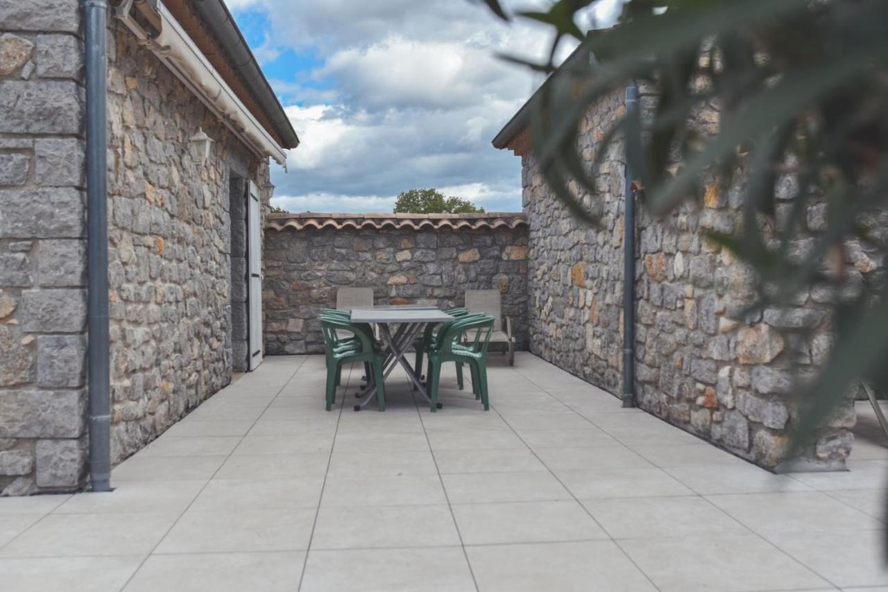 Chateau De Chaussy Ruoms Exterior photo